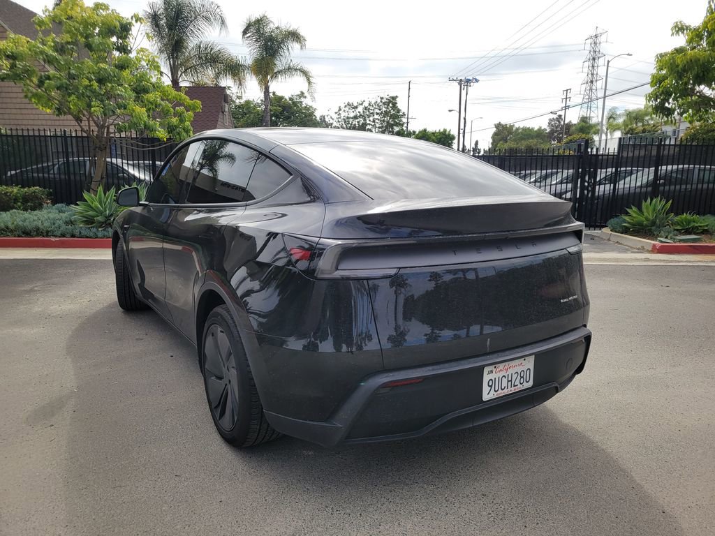Used 2026 Tesla Model Y Long Range AWD/4WD image 4