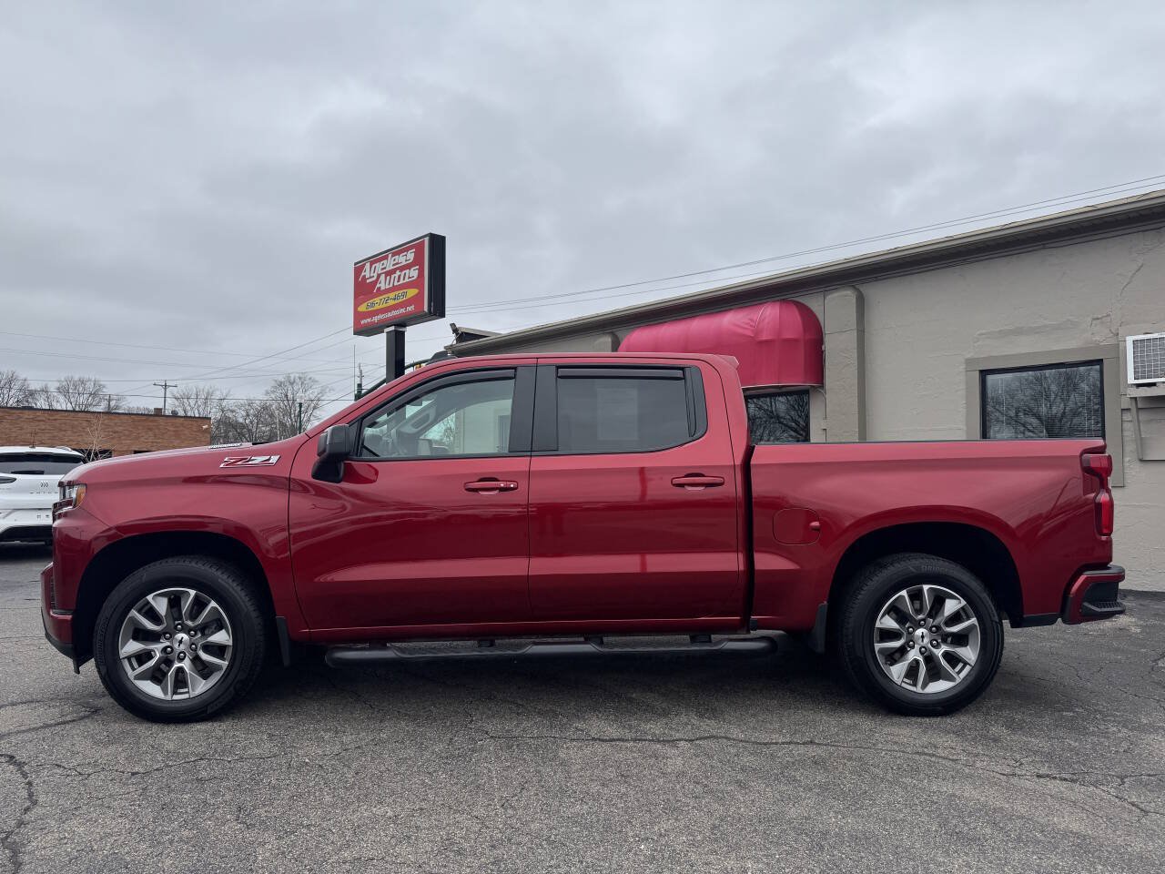 Used 2021 Chevrolet Silverado 1500 RST AWD/4WD image 5