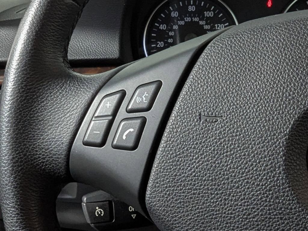 Used 2006 BMW 325i Sedan image 22