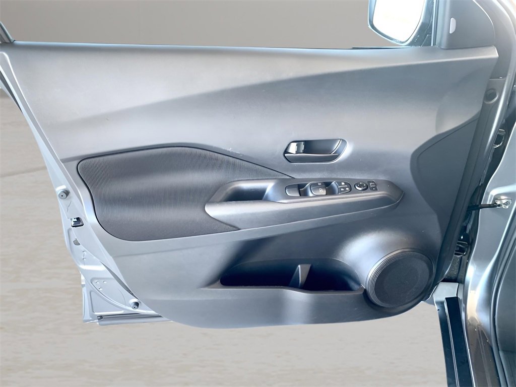 Used 2024 Nissan Kicks S image 11