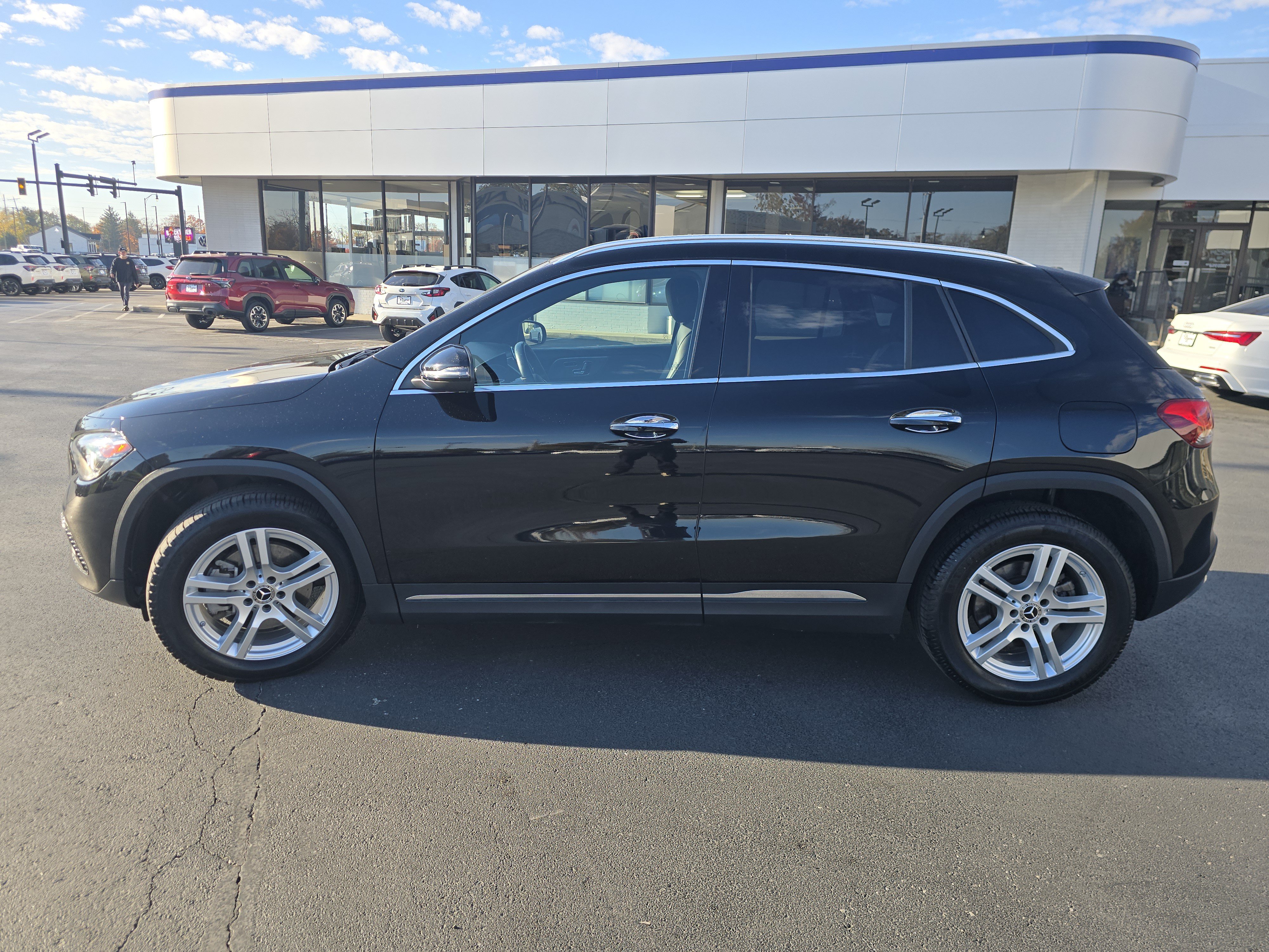 Used 2021 Mercedes-Benz GLA 250 4MATIC image 4