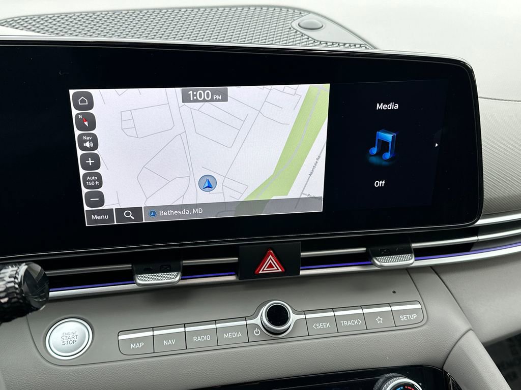 Used 2024 Hyundai Elantra SEL w/ Convenience Package image 27