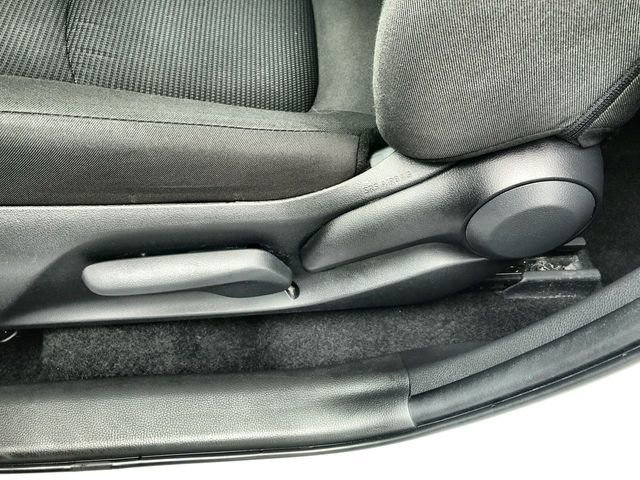 Used 2025 Toyota RAV4 LE AWD/4WD image 12
