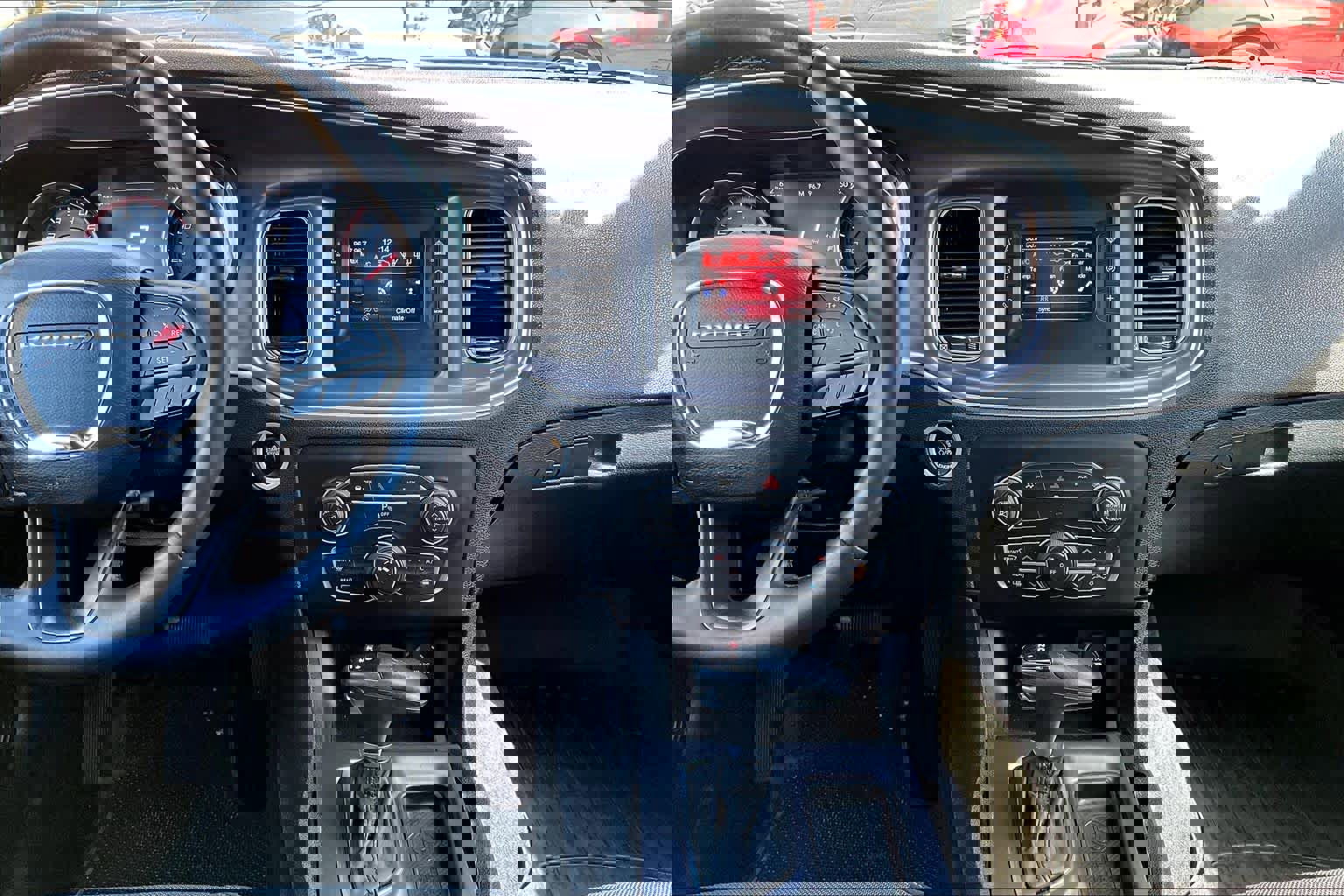 Used 2015 Dodge Charger SE image 7