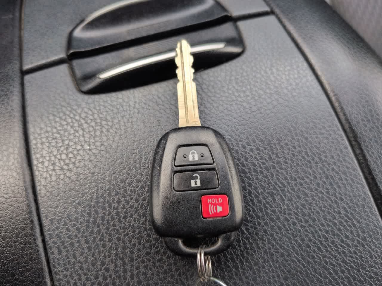 Certified 2018 Toyota Highlander LE FWD image 26