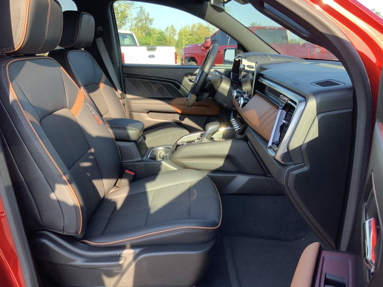 Used 2024 GMC Canyon AT4 w/ Canyon Safety Plus Package AWD/4WD image 61