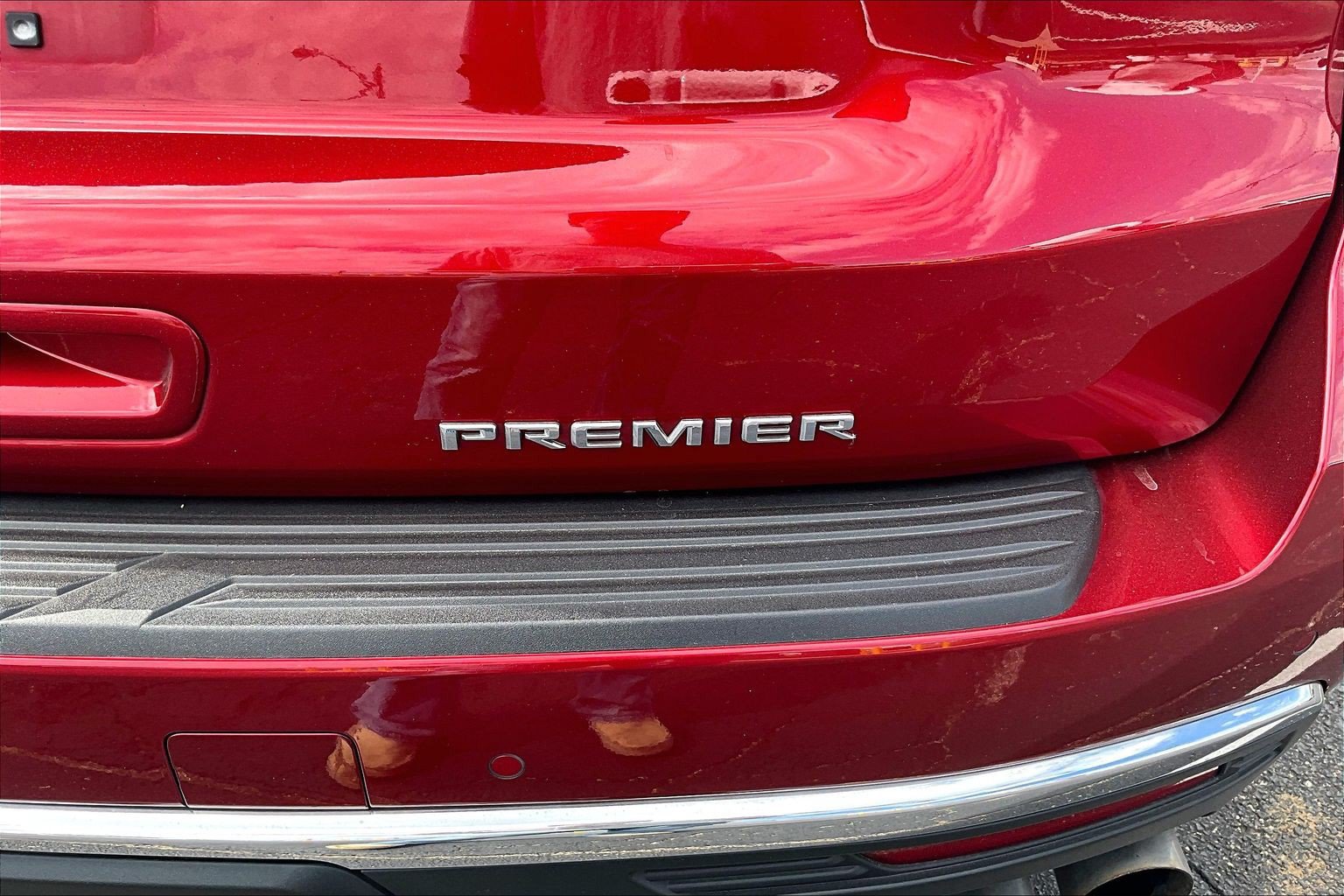Used 2023 Chevrolet Tahoe Premier w/ Premium Package 2 AWD/4WD image 8
