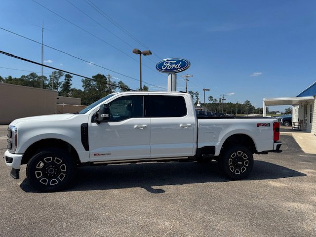 New 2026 Ford F250 4x4 Crew Cab Super Duty image 1
