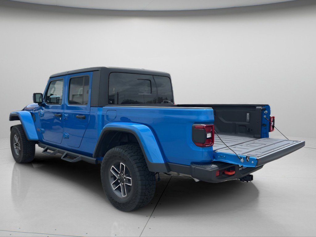 Used 2025 Jeep Gladiator Mojave w/ Convenience Group AWD/4WD image 11