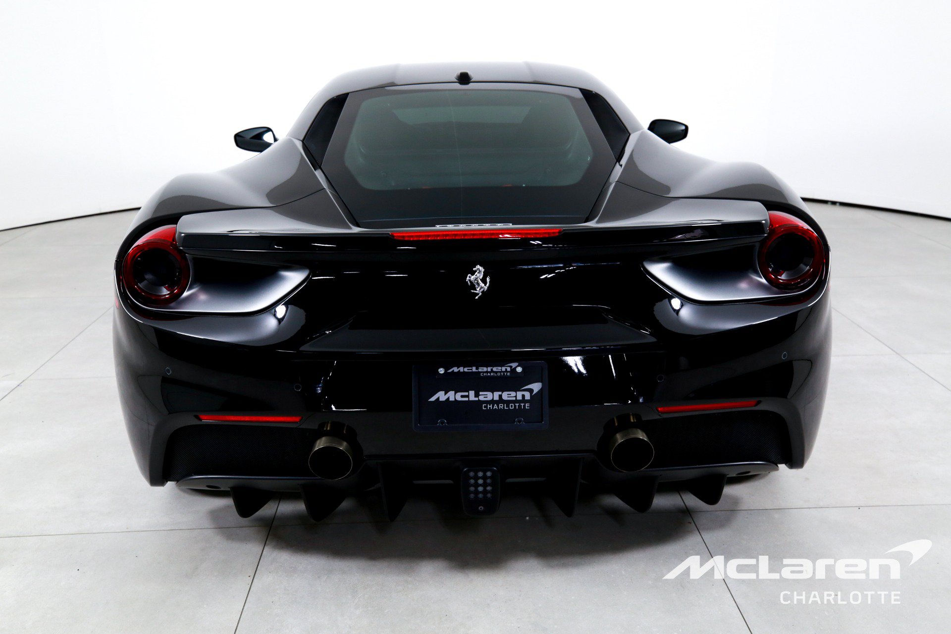 Used 2017 Ferrari 488 GTB RWD image 7