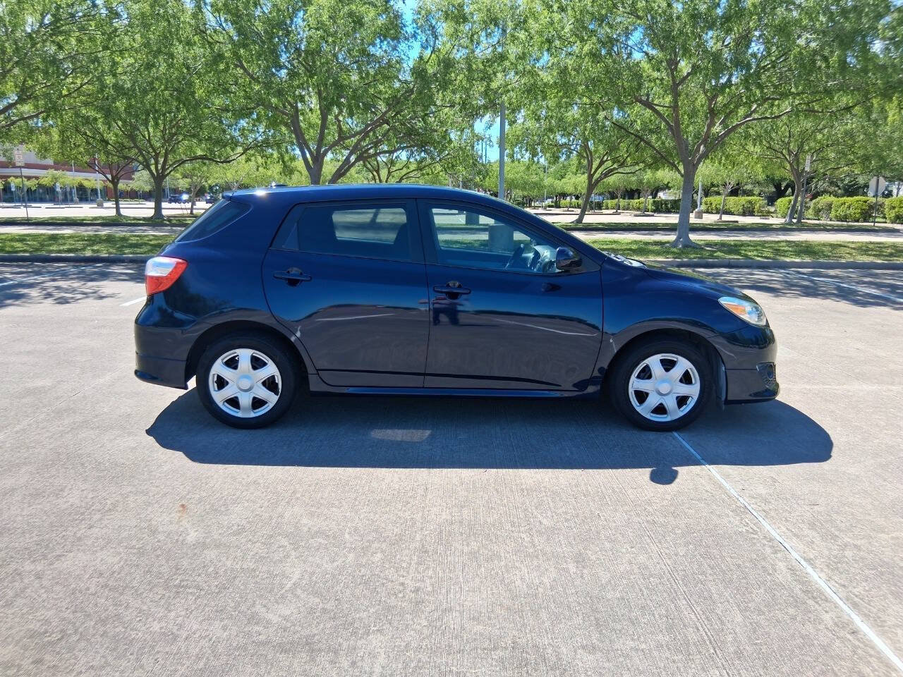 Used 2009 Toyota Matrix S FWD image 7