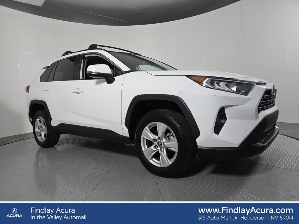 Used 2019 Toyota RAV4 XLE w/ Convenience Package FWD image 1