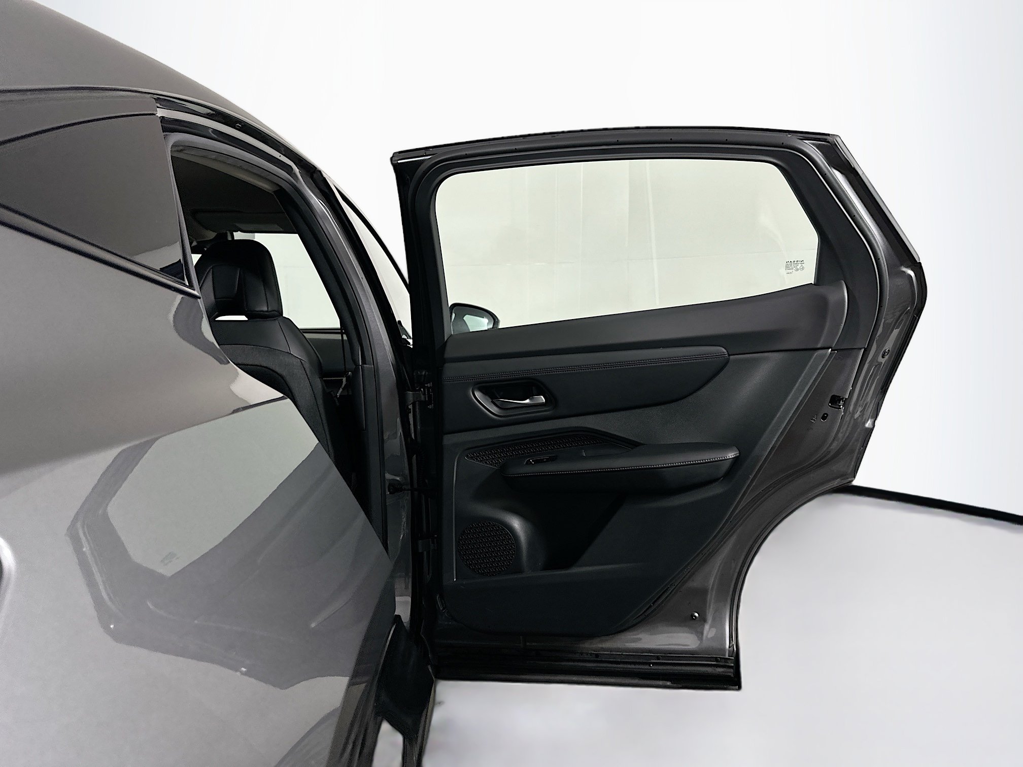 Used 2024 Nissan Ariya AWD image 30