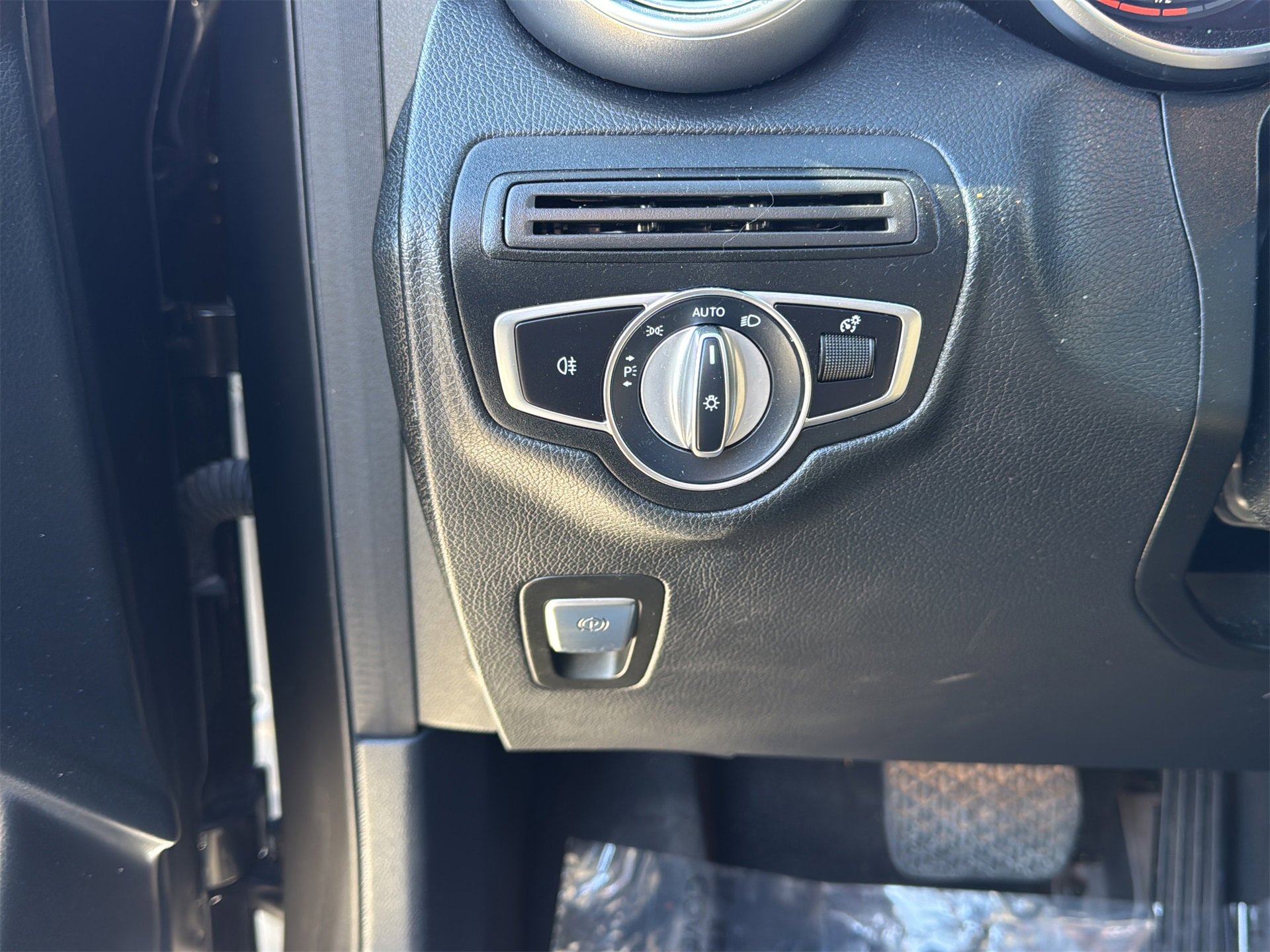 Used 2021 Mercedes-Benz GLC 300 4MATIC Coupe image 20