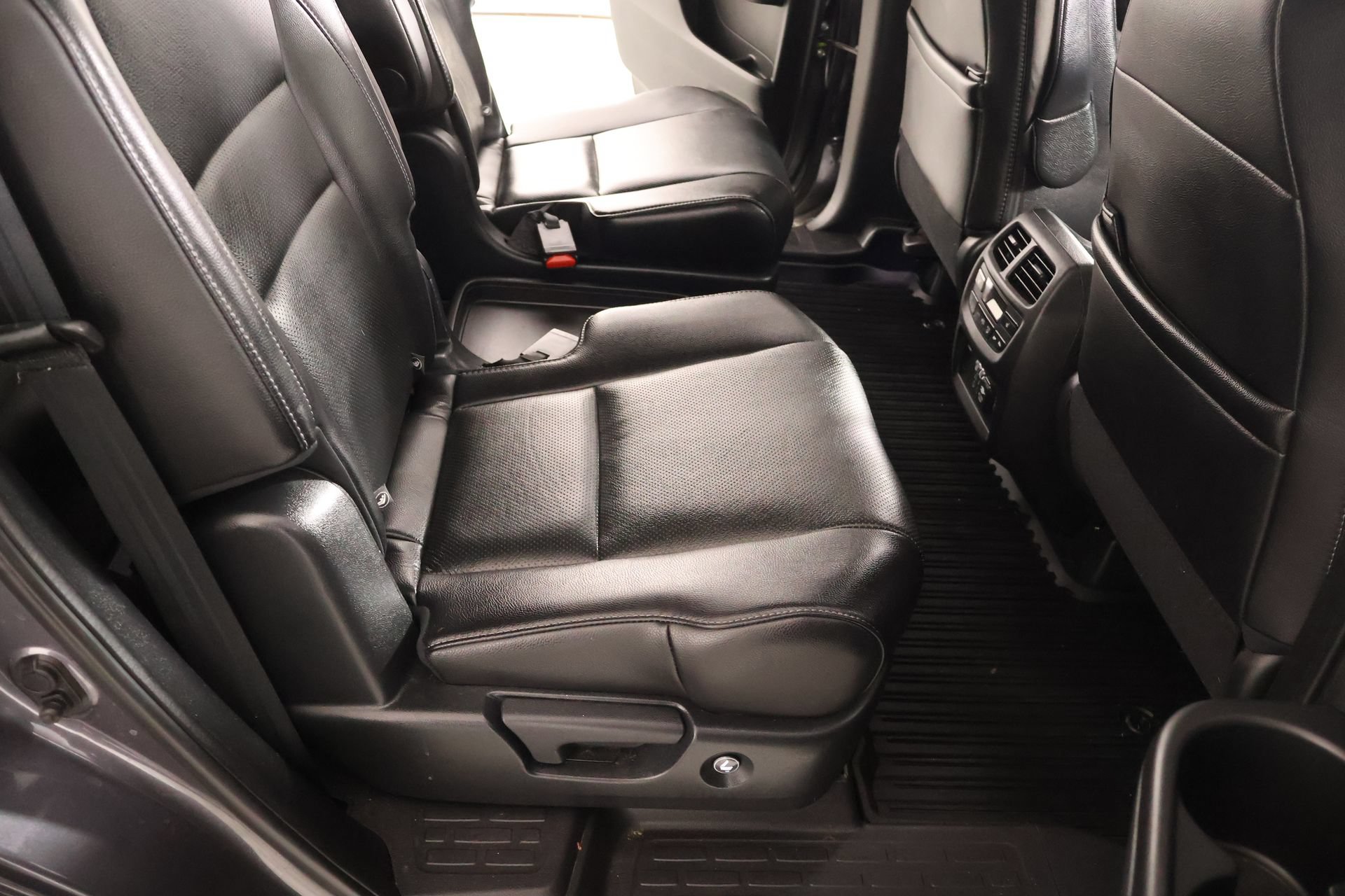 Used 2019 Honda Pilot Elite image 16