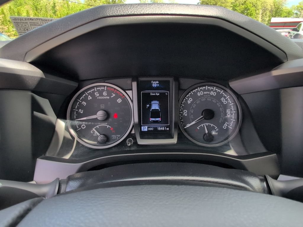 Used 2023 Toyota Tacoma TRD Off-Road w/ Technology Package AWD/4WD image 18
