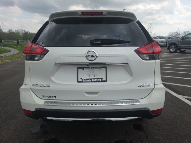 Used 2017 Nissan Rogue SV w/ SV Premium Package AWD/4WD image 9