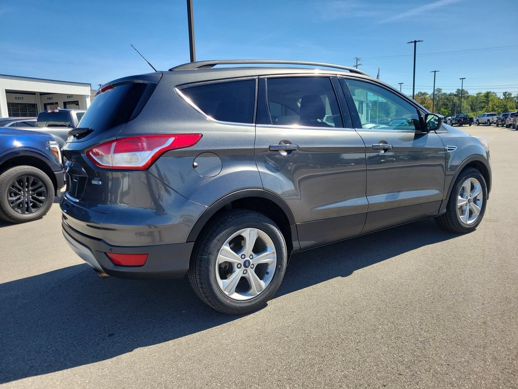 Used 2016 Ford Escape SE w/ Equipment Group 201A AWD/4WD image 4