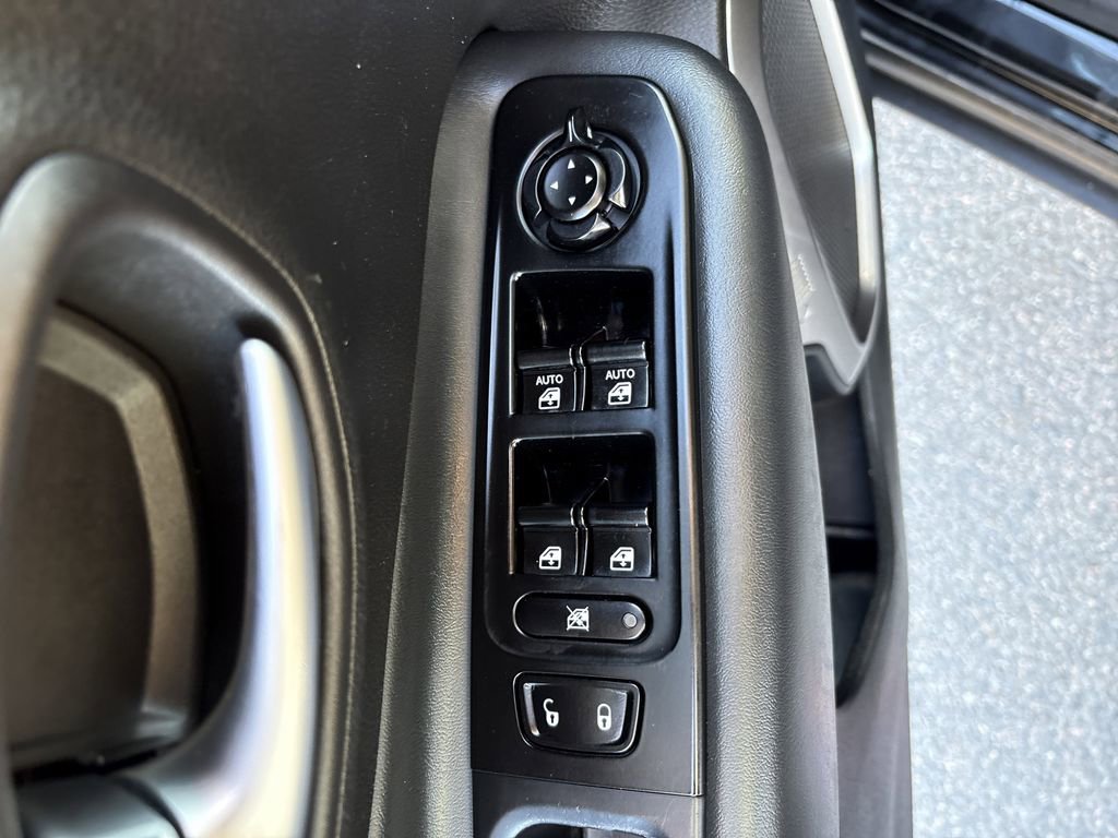 Used 2022 Jeep Renegade Latitude image 11