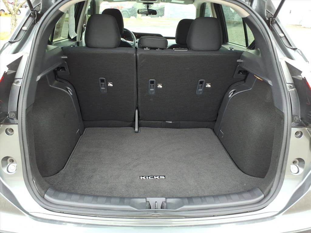 Used 2024 Nissan Kicks SV image 10