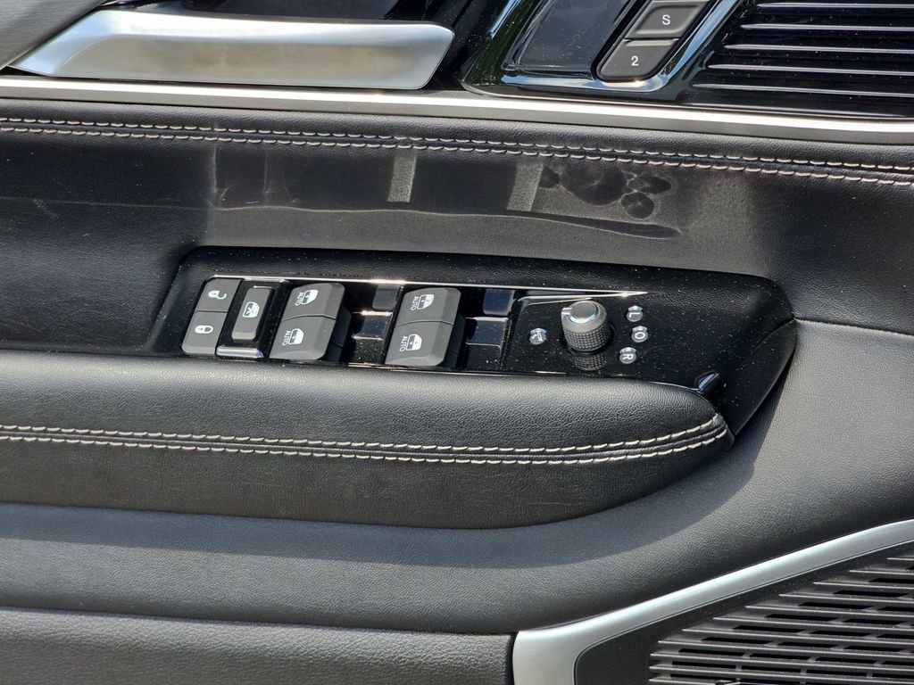 New 2026 Jeep Grand Wagoneer 4WD image 30