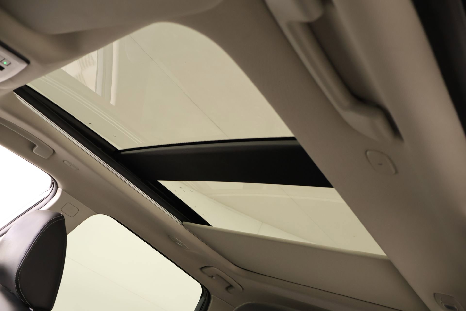 Used 2023 Nissan Rogue SL FWD image 15
