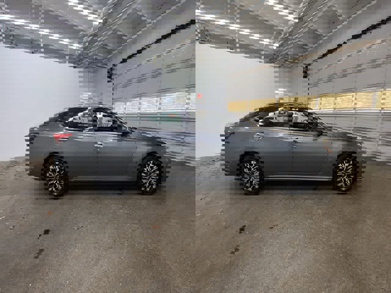 Used 2023 Nissan Altima 2.5 SV image 7