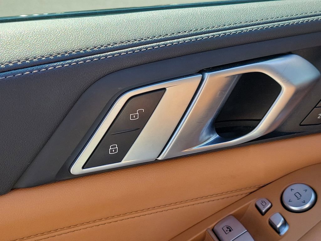 Used 2023 BMW X7 xDrive40i w/ Executive Package image 25