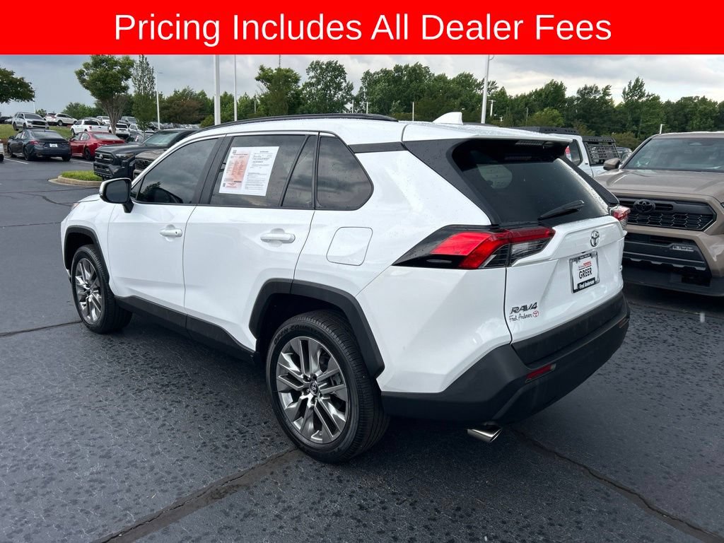 Used 2020 Toyota RAV4 XLE Premium FWD image 17