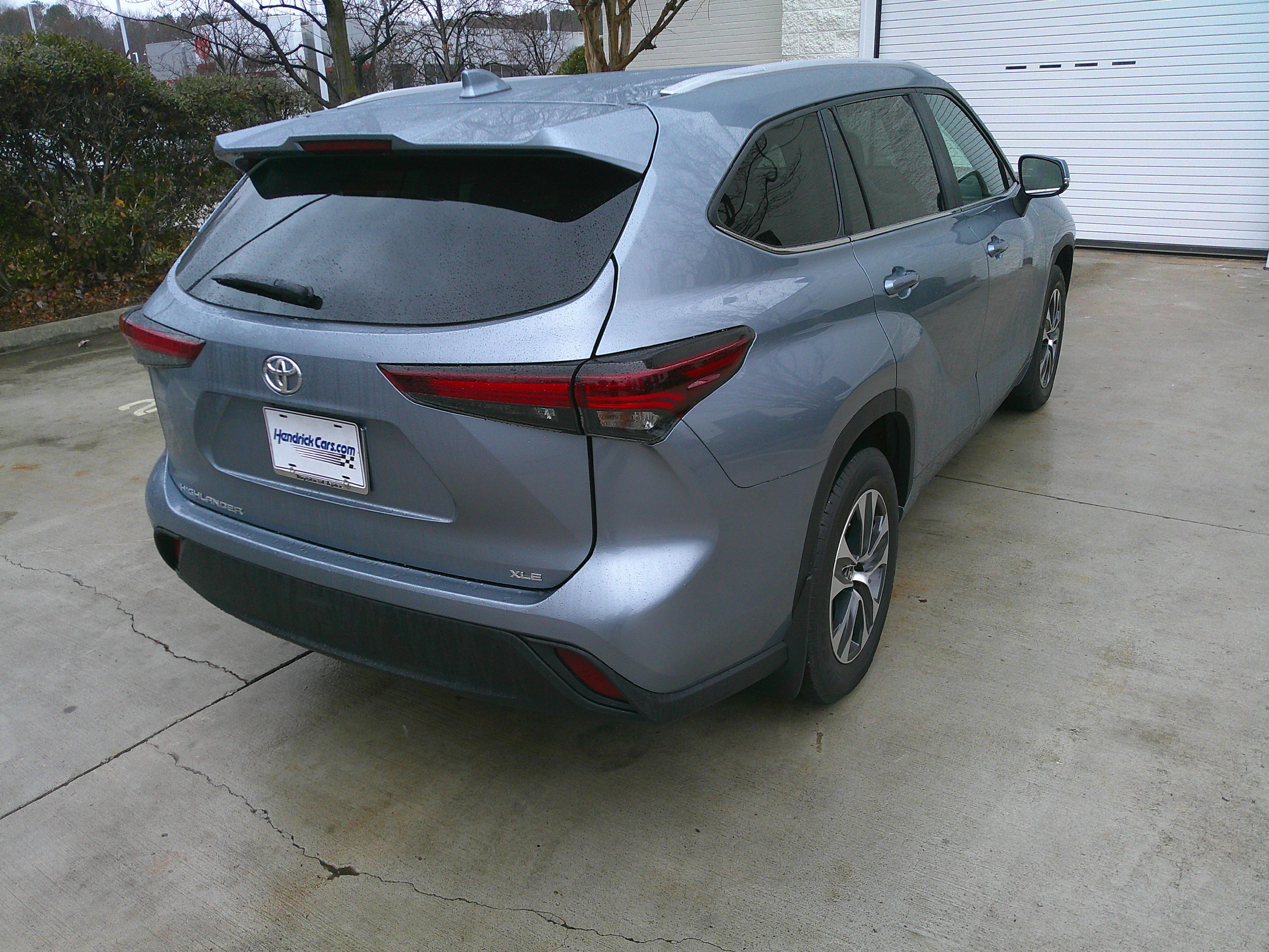 Used 2024 Toyota Highlander XLE image 12