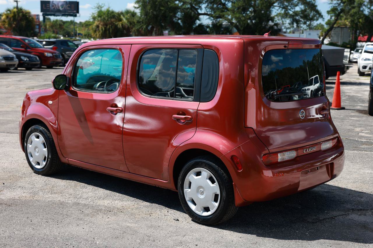Used 2011 Nissan Cube 1.8 S w/ Interior Designer Pkg FWD image 5