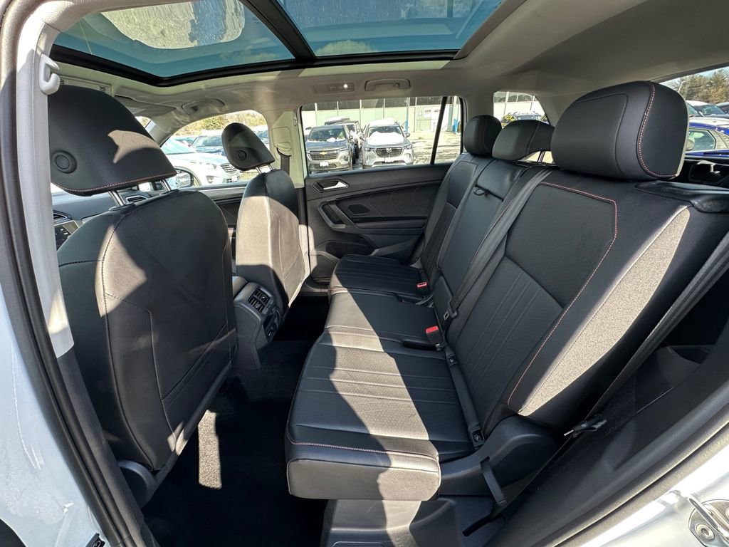Used 2024 Volkswagen Tiguan Wolfsburg Edition image 19