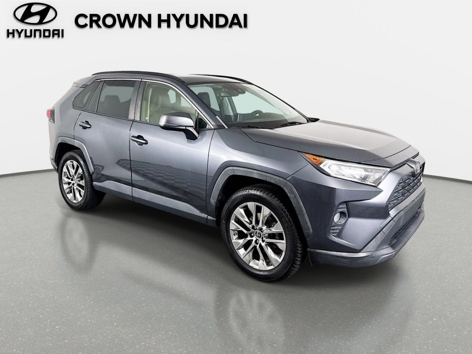 Used 2019 Toyota RAV4 XLE Premium FWD image 4