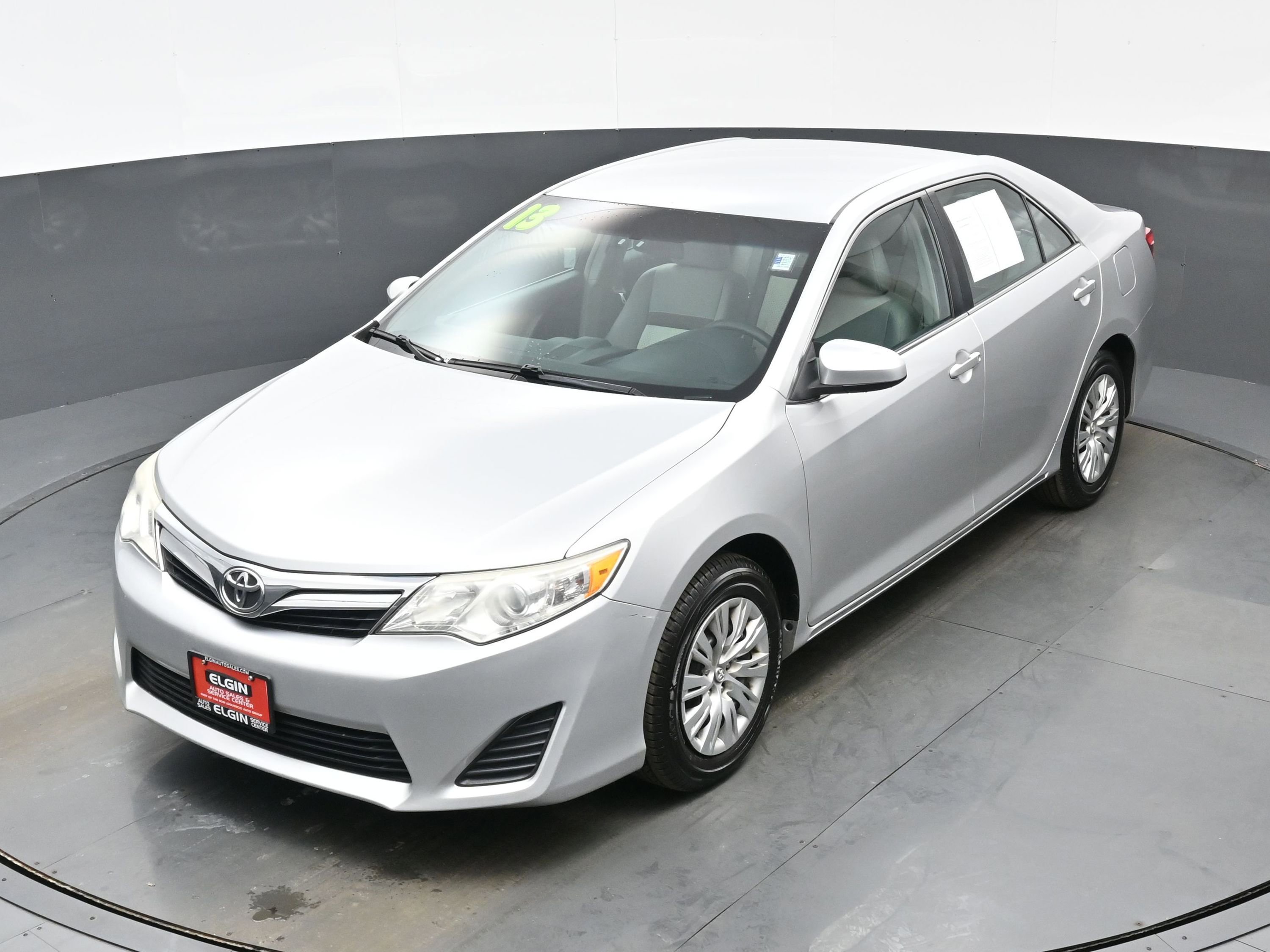 Used 2013 Toyota Camry LE image 29