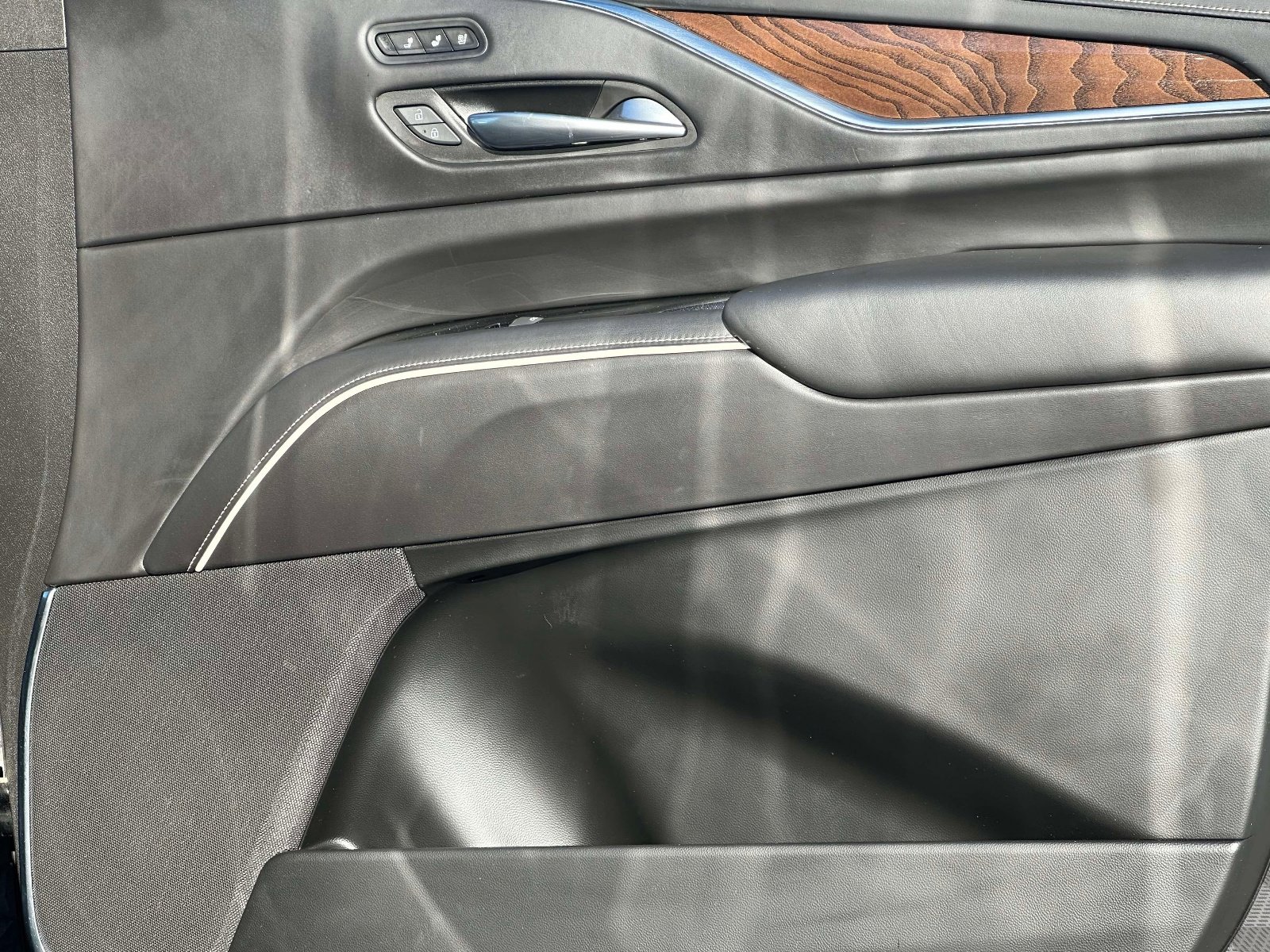 Certified 2022 Cadillac Escalade Premium Luxury Platinum image 26