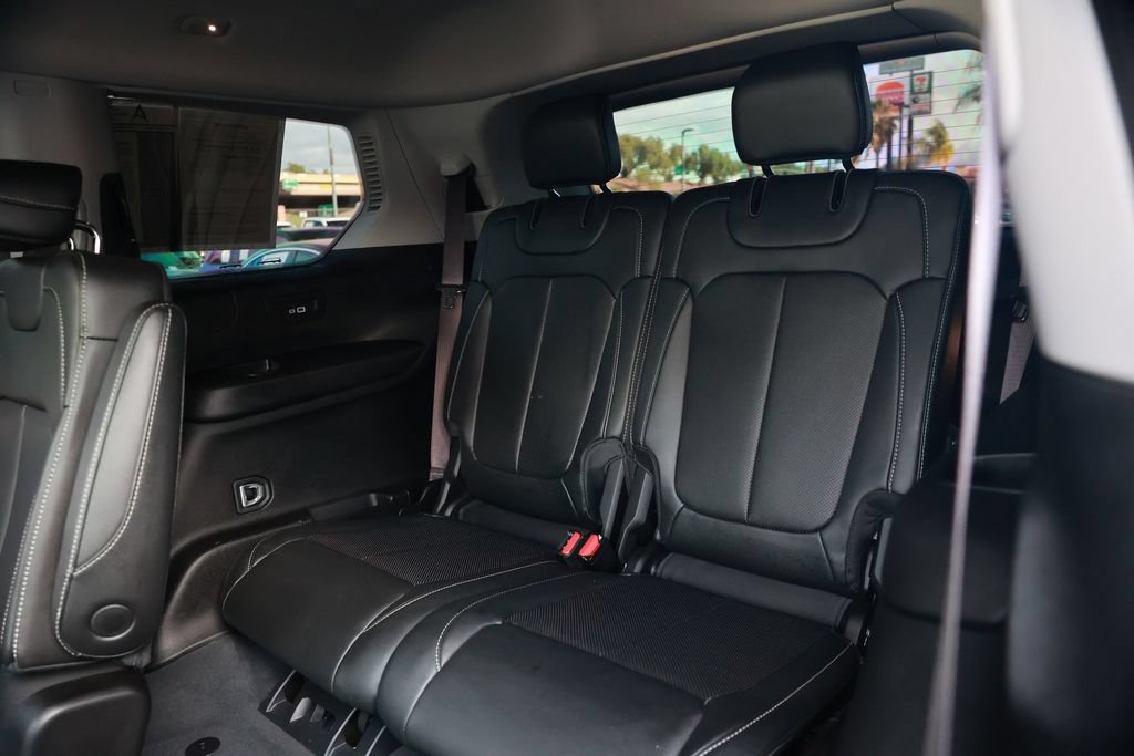 Used 2023 Jeep Grand Cherokee L Limited w/ Luxury Tech Group II RWD image 33
