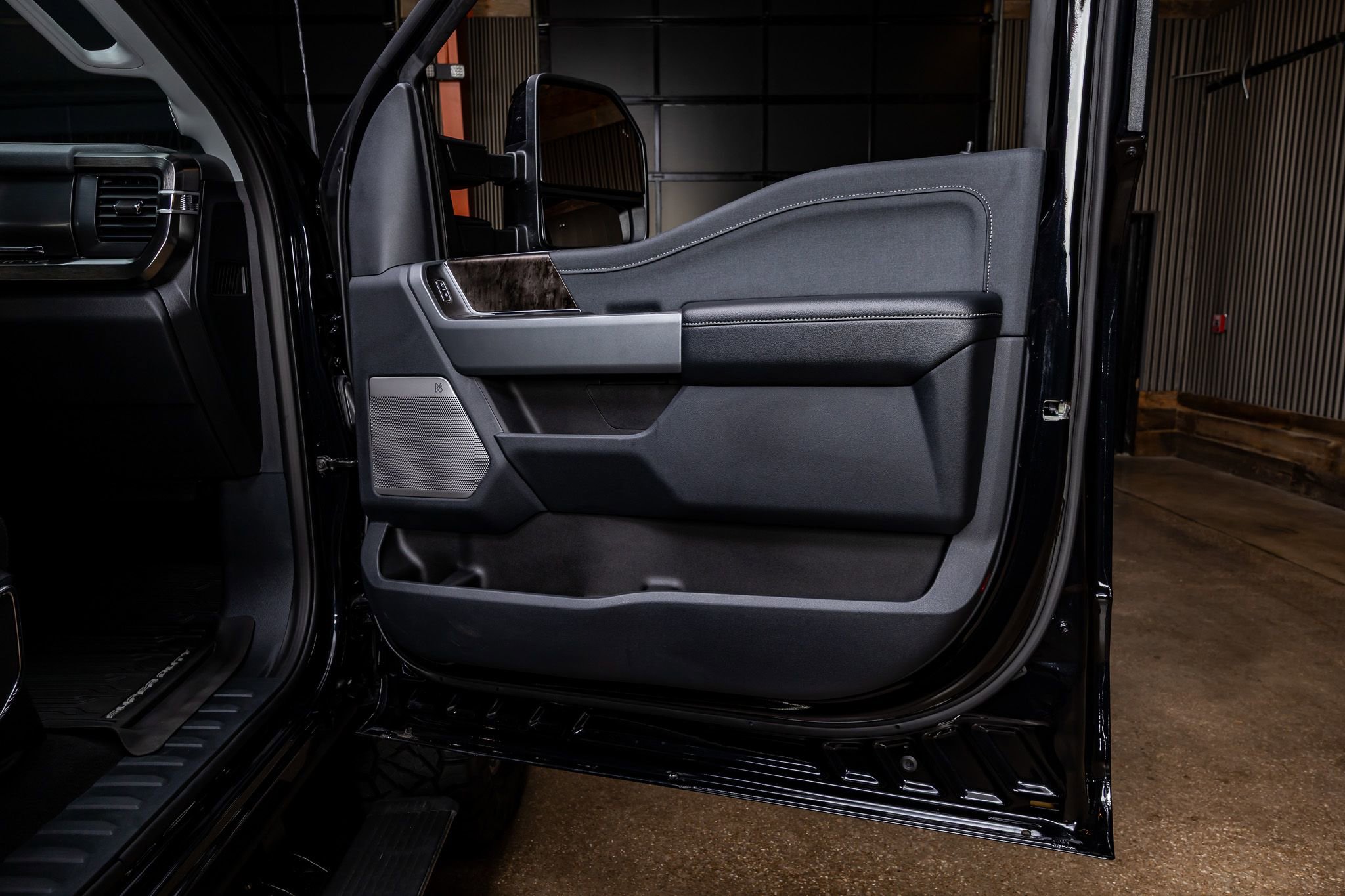 Used 2024 Ford F350 Lariat w/ Lariat Ultimate Package image 37