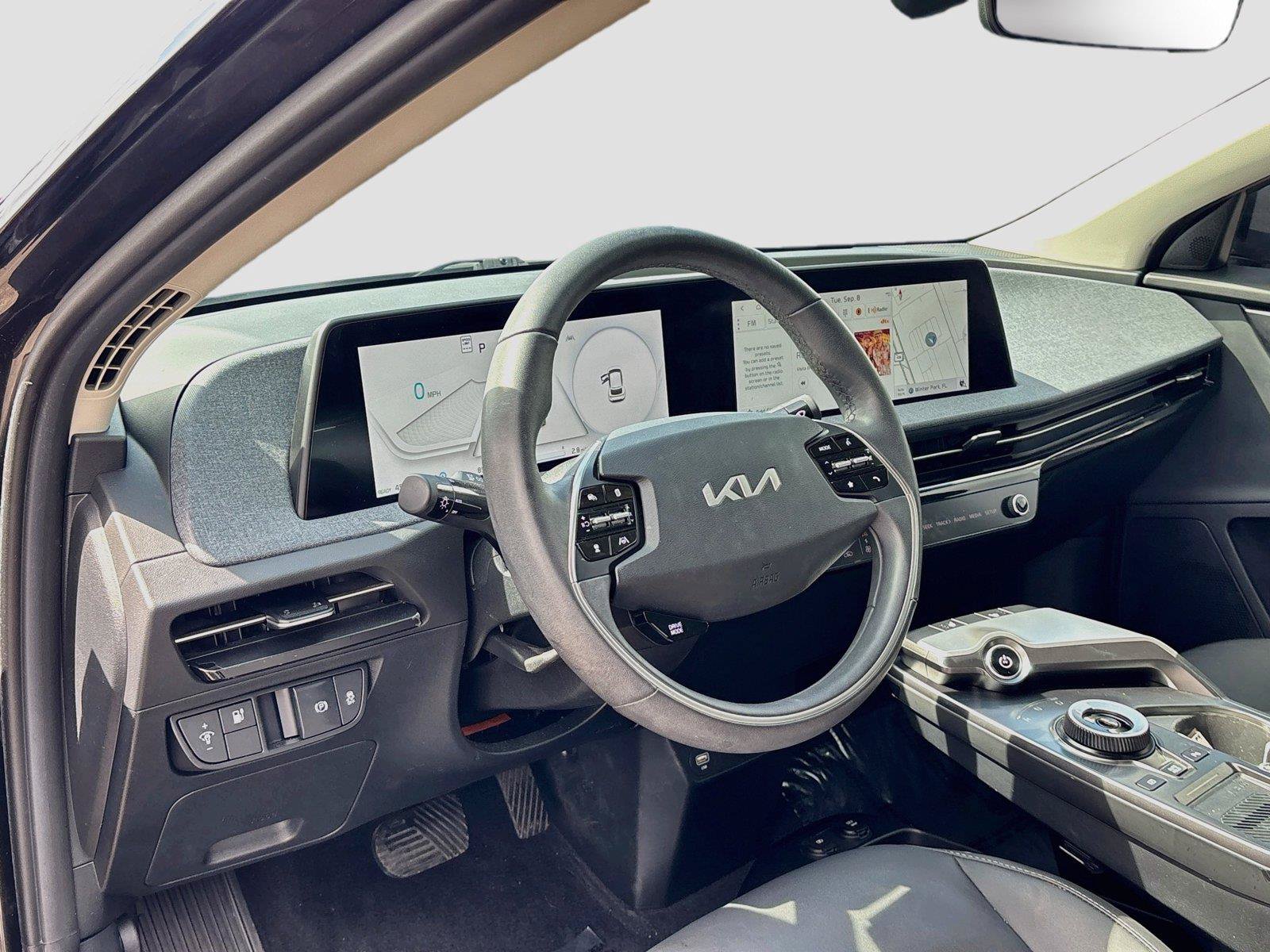 Used 2024 Kia EV6 Light RWD image 9