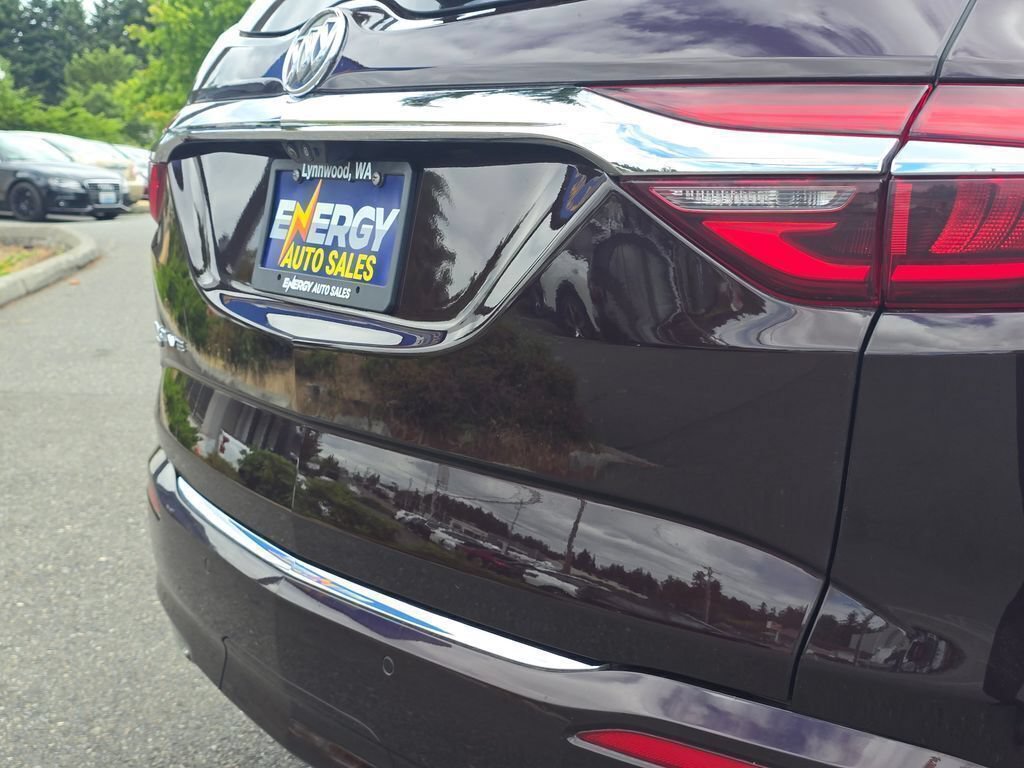 Used 2020 Buick Enclave Avenir w/ Avenir Technology Package AWD/4WD image 13