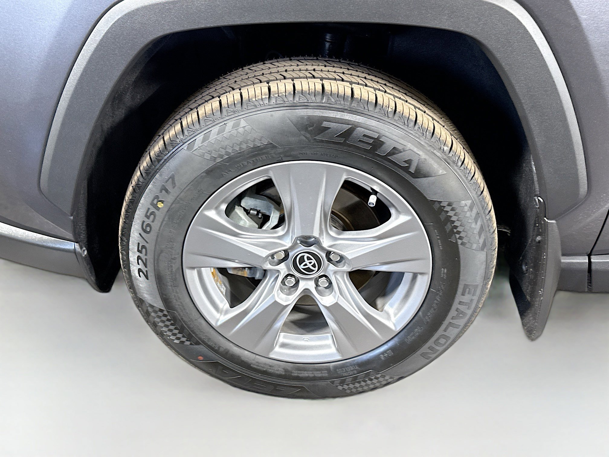 Used 2022 Toyota RAV4 XLE image 38