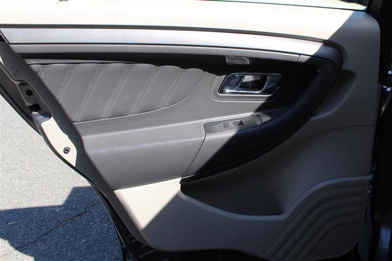 Used 2012 Ford Taurus SEL FWD image 21