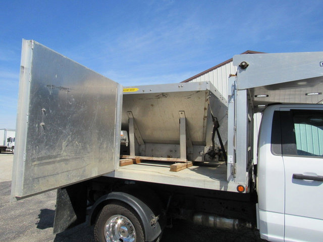 Used 2024 Ford F350 XL w/ Snow Plow Prep Package image 19