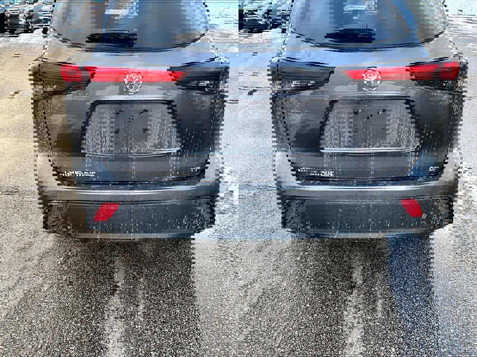 Used 2023 Toyota Highlander XLE image 7