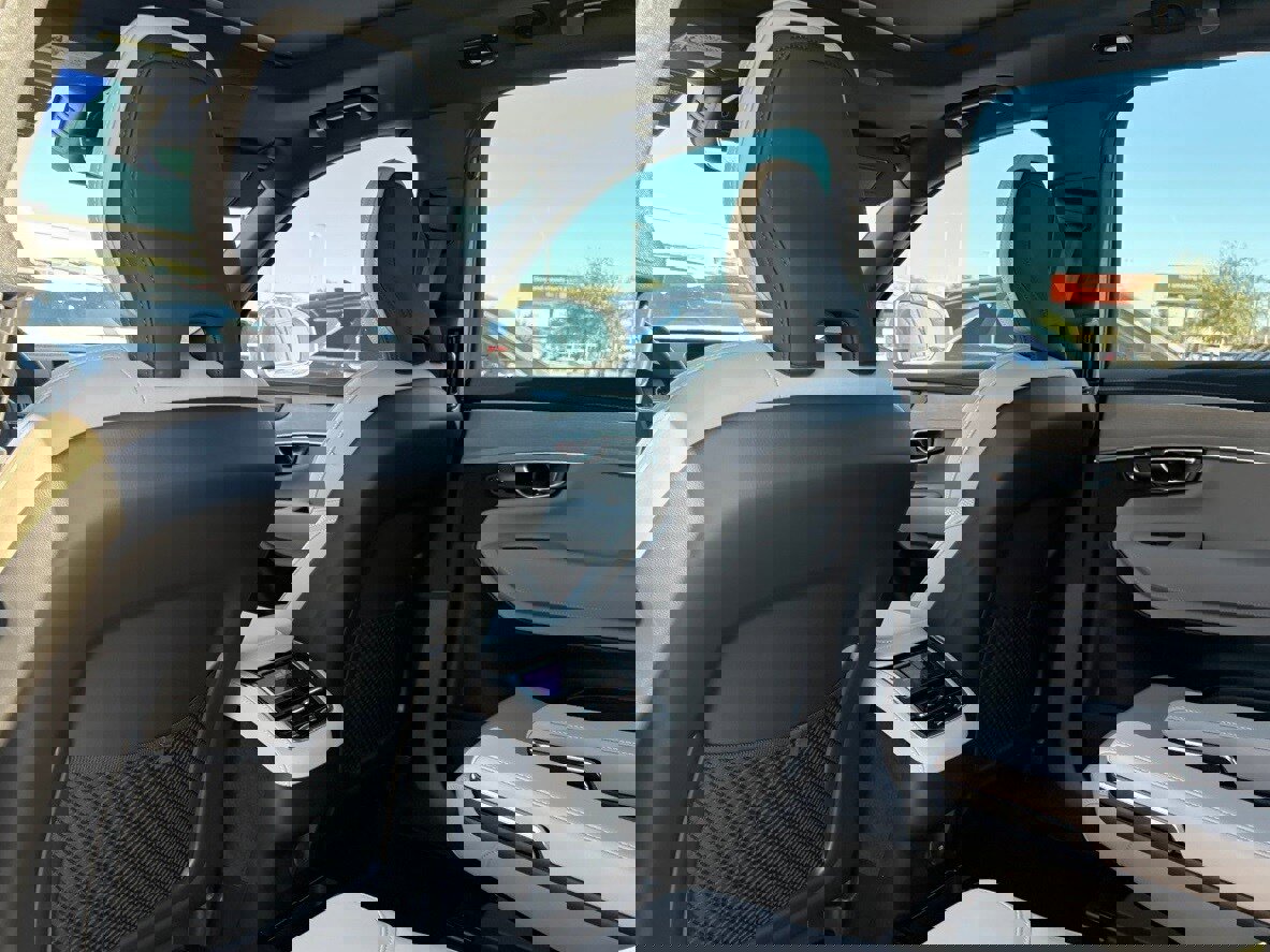 New 2026 Volvo XC90 B6 Plus image 23