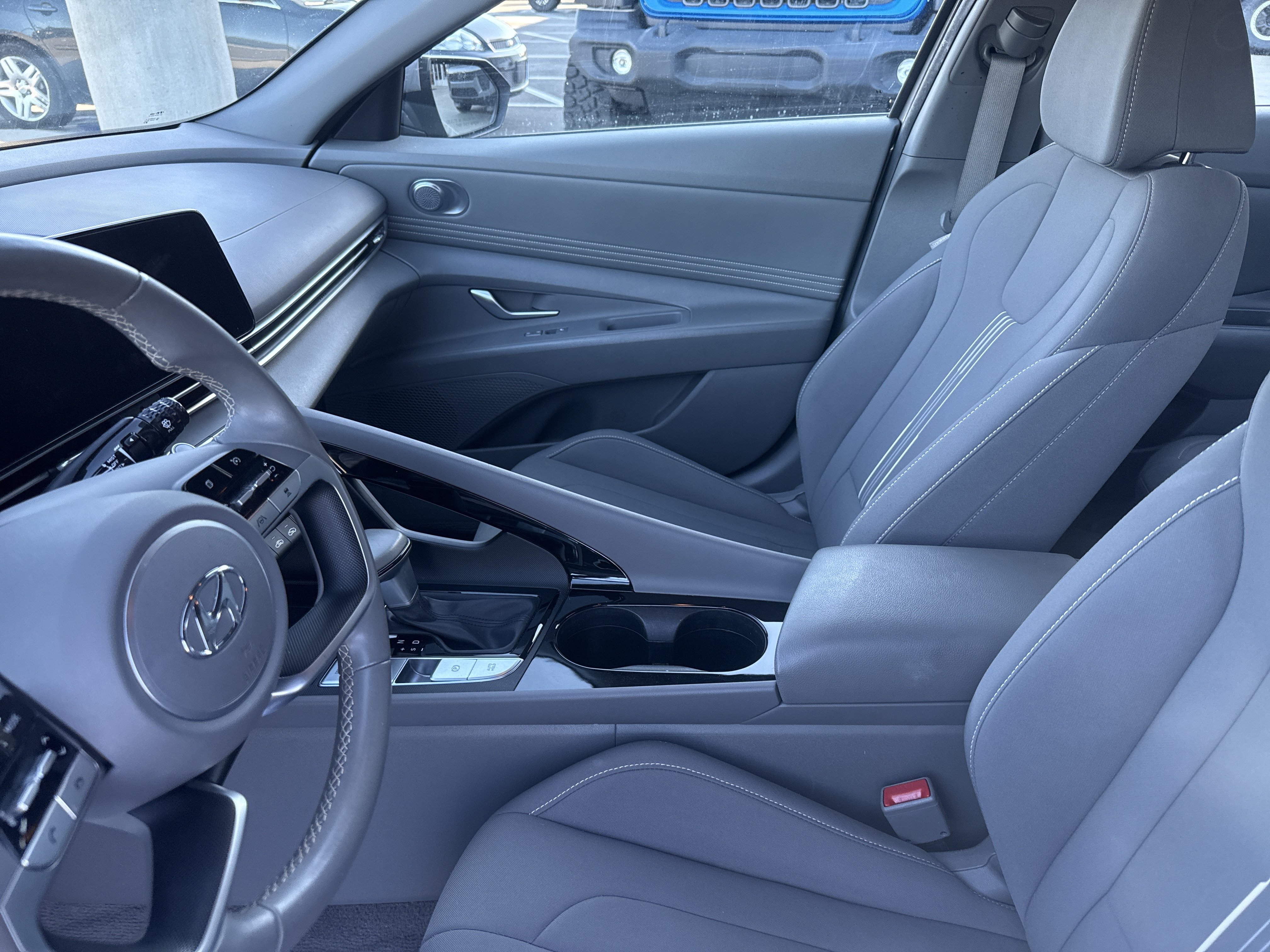 Used 2023 Hyundai Elantra SEL FWD image 16