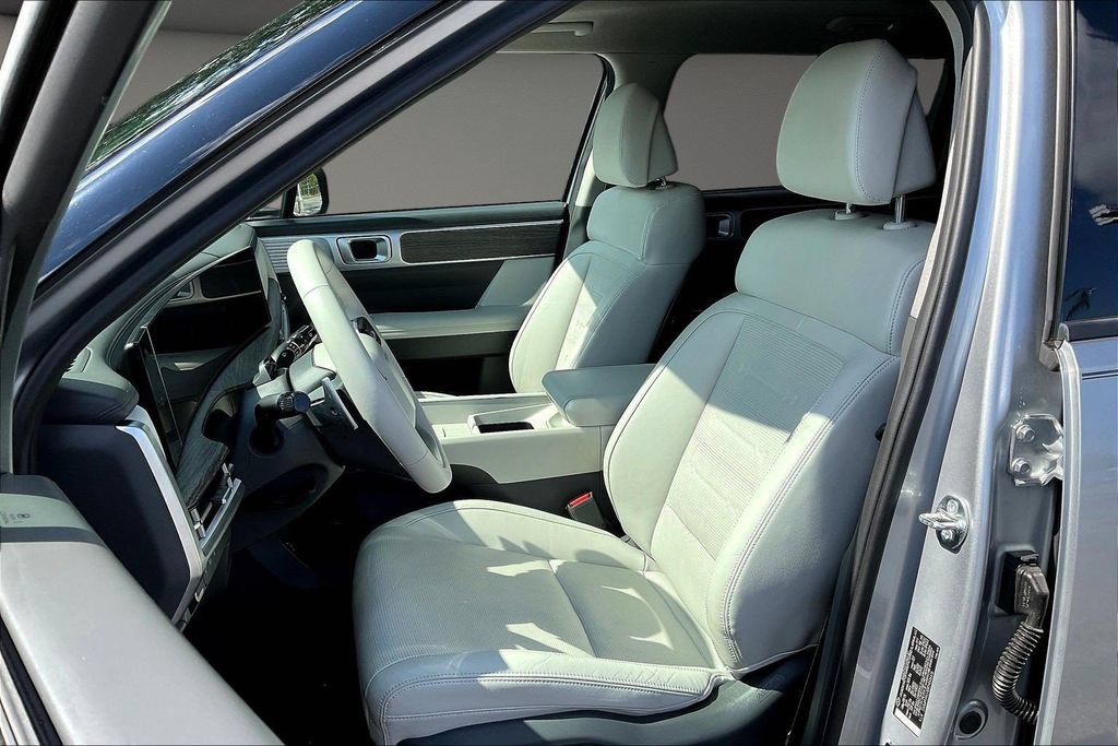 Used 2024 Hyundai Santa Fe Limited FWD image 24