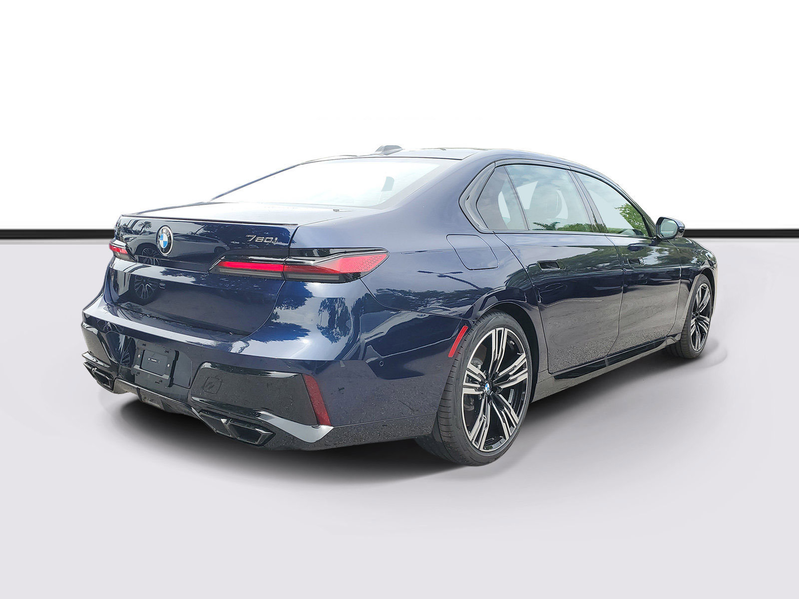 New 2026 BMW 760i xDrive w/ Luxury Rear Seating Package AWD/4WD image 4