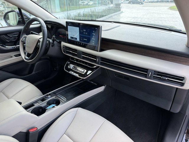 New 2025 Lincoln Corsair Grand Touring w/ Equipment Group 301A AWD/4WD image 20