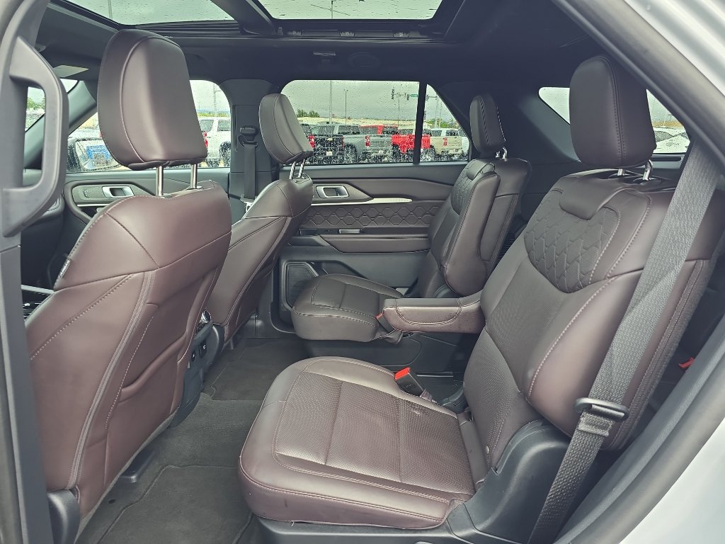 Used 2025 Ford Explorer Platinum w/ LUX Leather Package AWD/4WD image 19