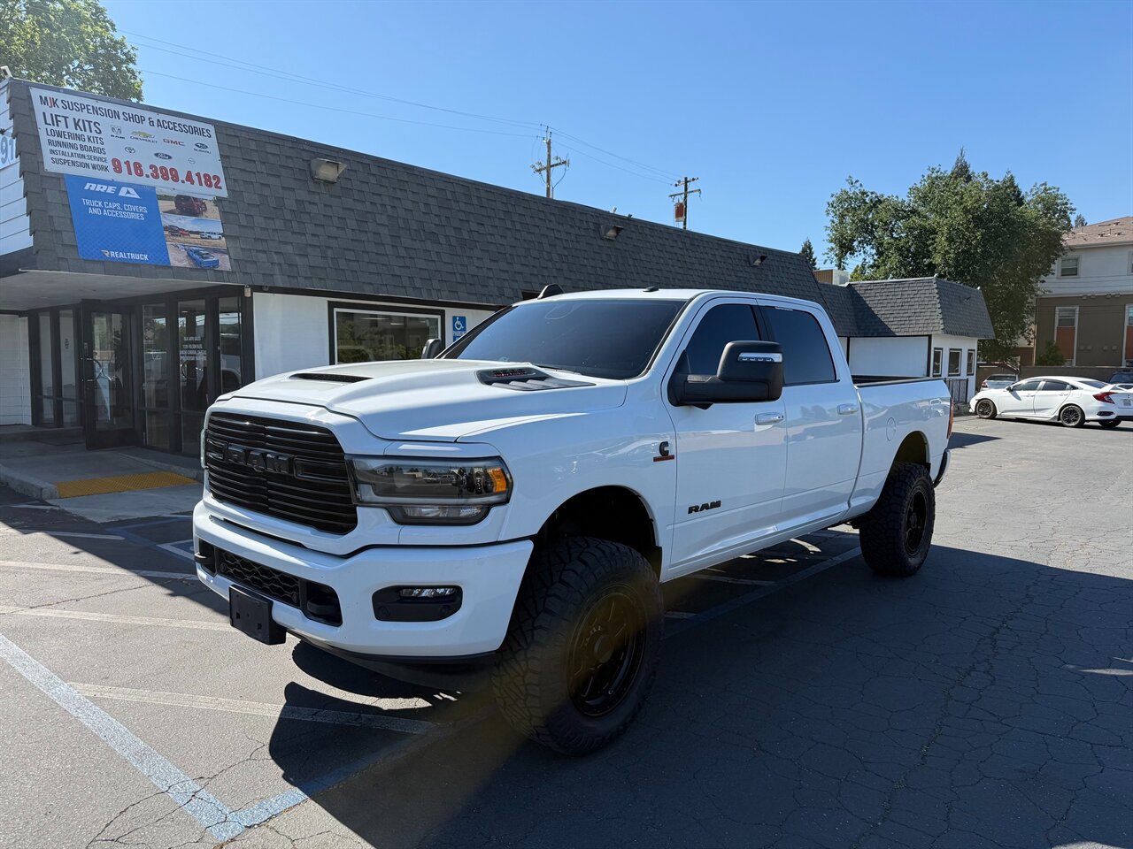 Used 2023 RAM 2500 Laramie AWD/4WD image 1
